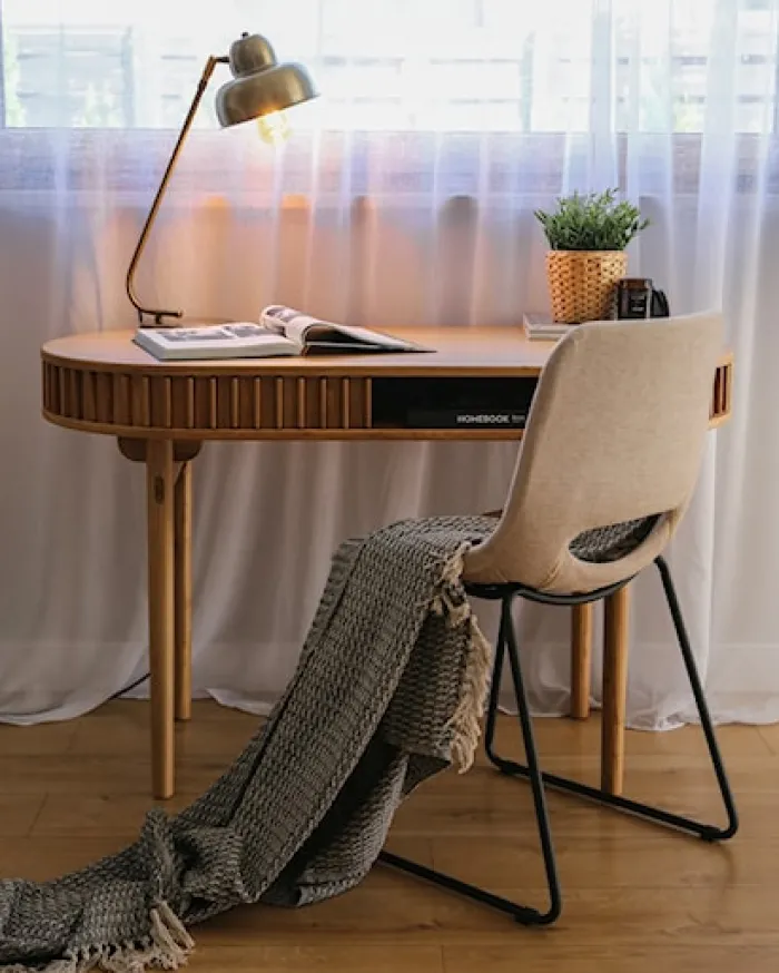 Biurko Yoffers 120x60 cm lamele dąb naturalny