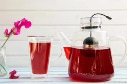 Dzbanek z zaparzaczem do herbaty Amo 1,5L