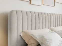 Łóżko kontynentalne 180x200 cm Saliano z pojemnikami i topperem beżowe welur