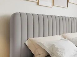 Łóżko kontynentalne 160x200 cm Saliano z pojemnikami i topperem szarobeżowe szenil hydrofobowy