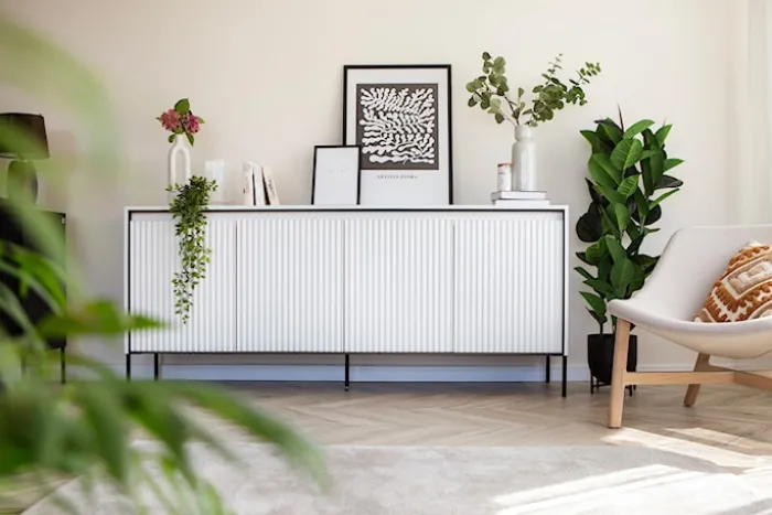 Komoda czterodrzwiowa Trend niska 193 cm z LED Biała