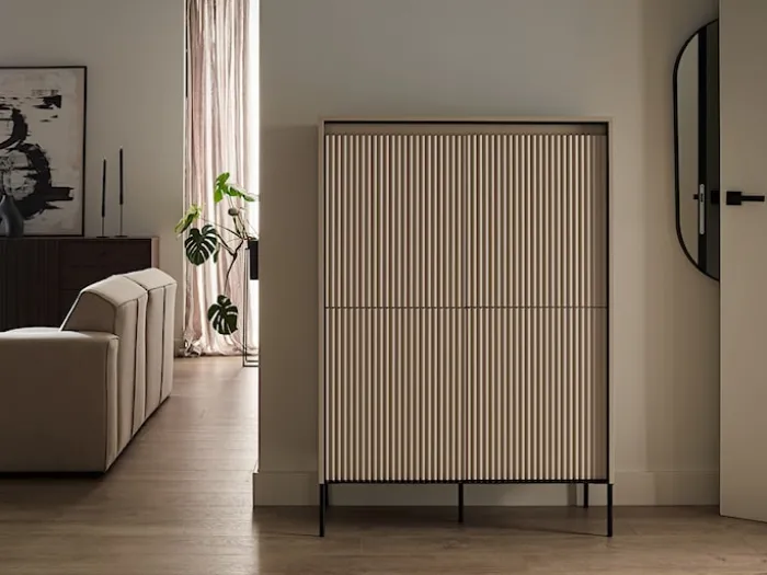 Komoda czterodrzwiowa Trend wysoka 98 cm z LED Beżowa