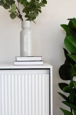 Komoda dwudrzwiowa Trend 166 cm z trzema szufladami z LED Biała
