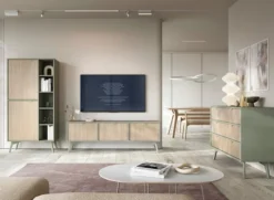 Komoda Favoria dwudrzwiowa z szufladami 158 cm eukaliptus/jodełka scandi ze złotymi uchwytami