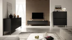 Komoda wysoka Bemmi 100 cm czarna z czarnymi nogami