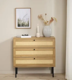 Komoda z trzema szufladami Mogest beżowa plecionka boho