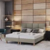 Łóżko tapicerowane 80x200 cm Donbay z wezglowiem panelowym i materacem kieszeniowym szarobeżowe welur hydrofobowy