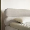 Łóżko tapicerowane 180x200 cm Roule Cord szarobeżowe sztruks nóżki czarne