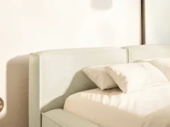 Łóżko tapicerowane 200x200 cm Tilves Slim z pojemnikiem stelaż metalowy kremowe szenil