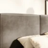 Łóżko tapicerowane 200x200 cm Tilves z pojemnikiem stelaż metalowy jasnobrązowe welur