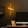 Lampa ścienna Debarrors złota