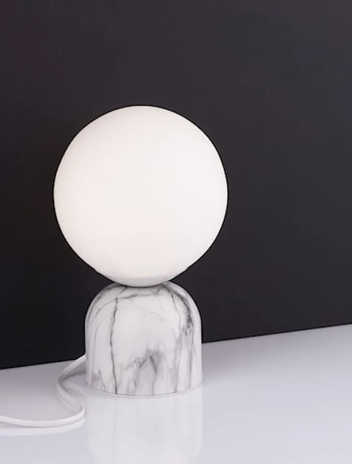 Lampa stołowa Eviall biała marmurowa