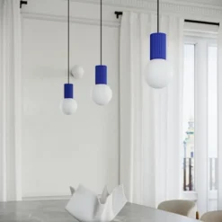 Lampa wisząca Halo 1 ultramaryna