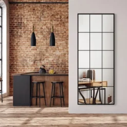 Lustro ścienne Villary 150x60 cm ze szprosami małe kwatery czarne