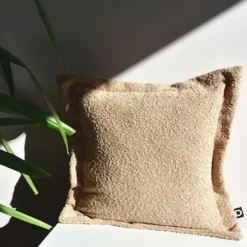 Poszewka Boucle z dekoracyjnym rantem 40x40 cm beżowa