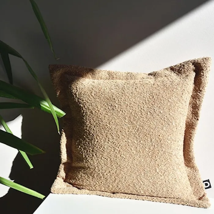 Poszewka Boucle z dekoracyjnym rantem 40x40 cm beżowa