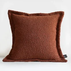 Poszewka Boucle z dekoracyjnym rantem 40x40 cm rdzawobrązowa
