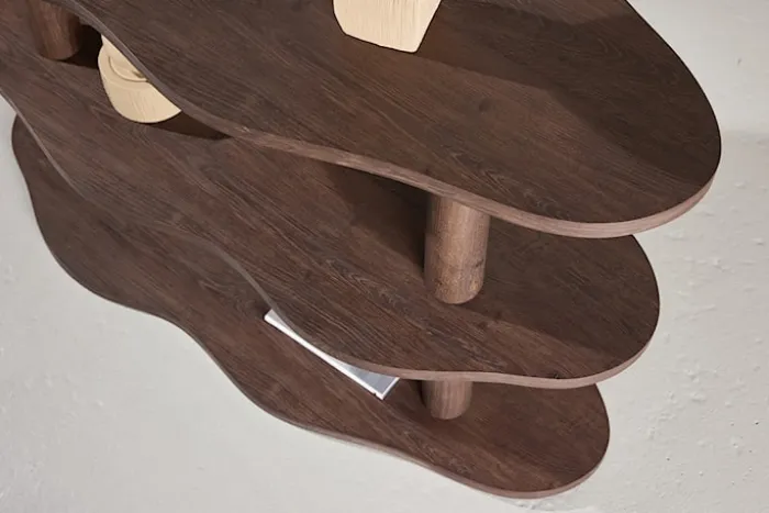 Regał Vorenne 120 cm z dwiema półkami orzech