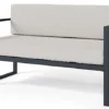 Sofa ogrodowa dwuosobowa Dywilly w tkaninie hydrofobowej szara/ czarny stelaż
