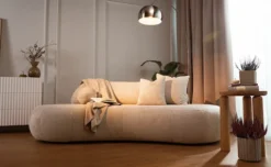 Sofa trzyosobowa Balme jasnobeżowa boucle
