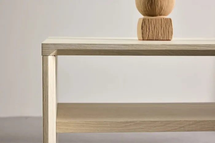 Stolik kawowy Lorren 100x50 cm dąb bielony z półką