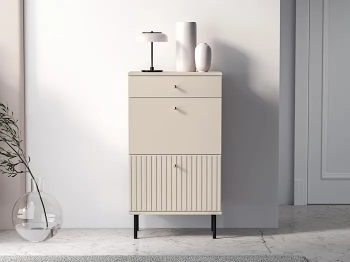 Szafka na buty Caletto 55 cm z szufladą ozdobne lamele beżowa