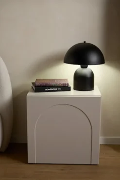 Szafka nocna Arkadia jednodrzwiowa z frezowanymi frontami 50 cm kaszmir