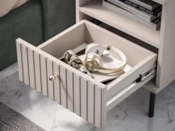 Szafka nocna Caletto z szufladą 40 cm ozdobne lamele kaszmir