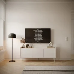 Szafka RTV Tovi trzydrzwiowa 140 cm biała/dąb lindberg