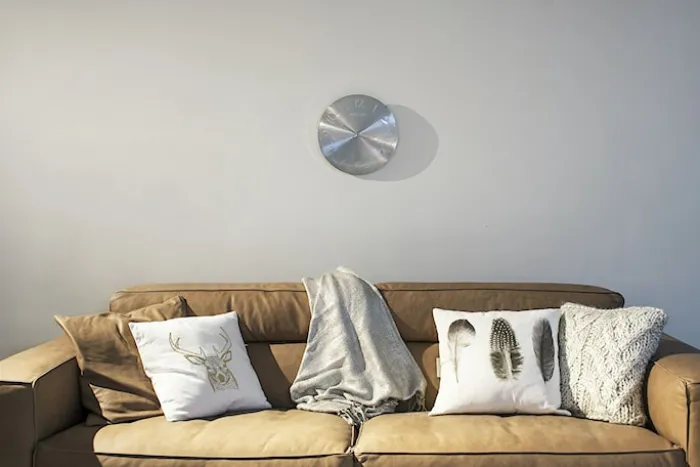 Zegar ścienny Elegant Dome 35 cm srebrny
