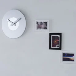 Zegar ścienny In Touch 40 cm srebrny