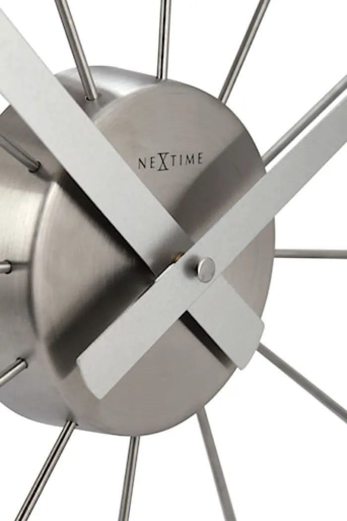 Zegar ścienny Plug Inn 58 cm srebrny